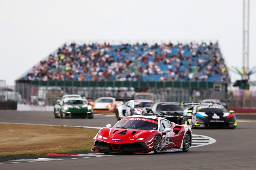 Victory at Silverstone Festival for FF Corse 1 16 SMP 6840